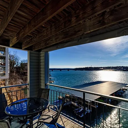 Osage Oasis - Unmatched Views Convenient Location Villa